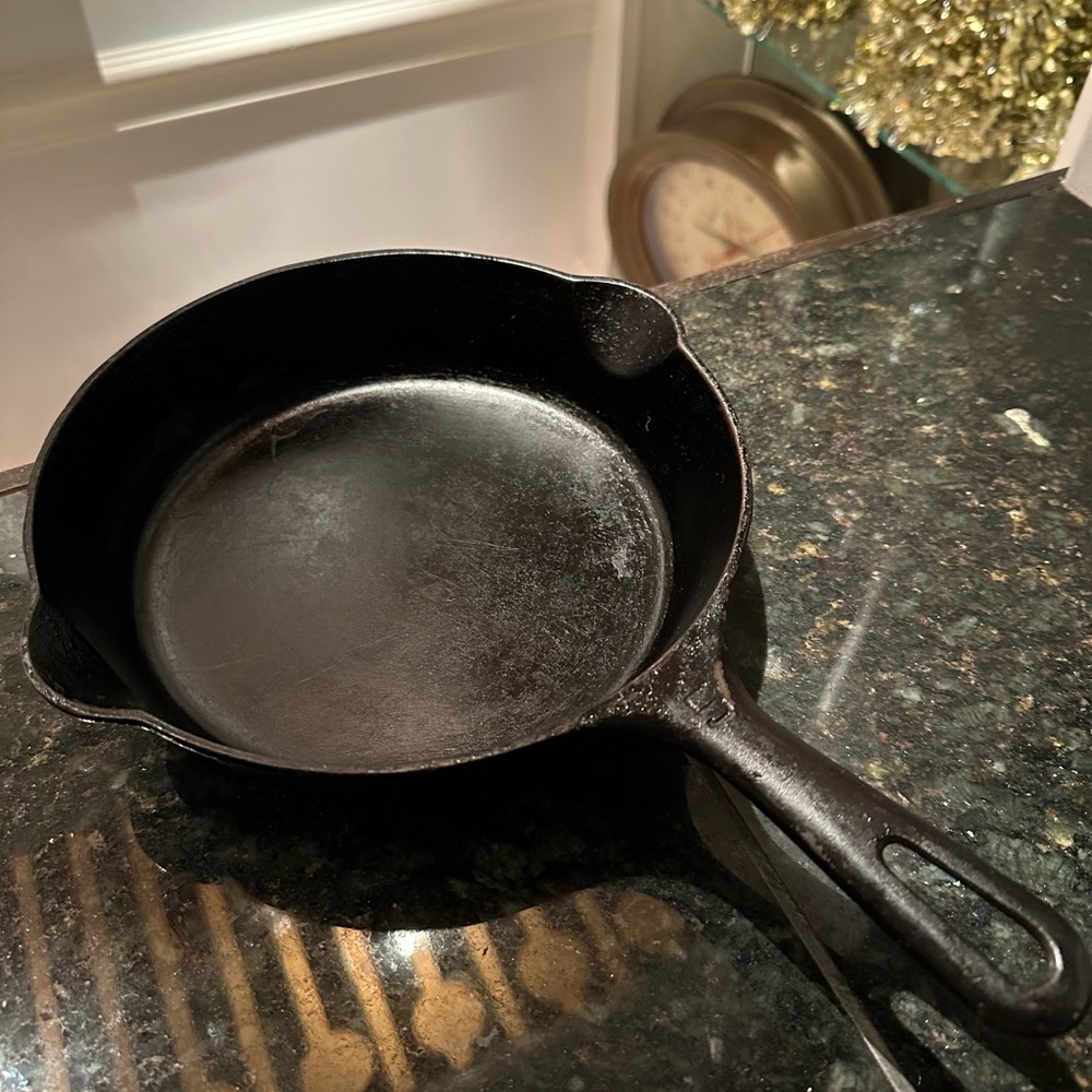 Griswold cast iron skilled No. 5
